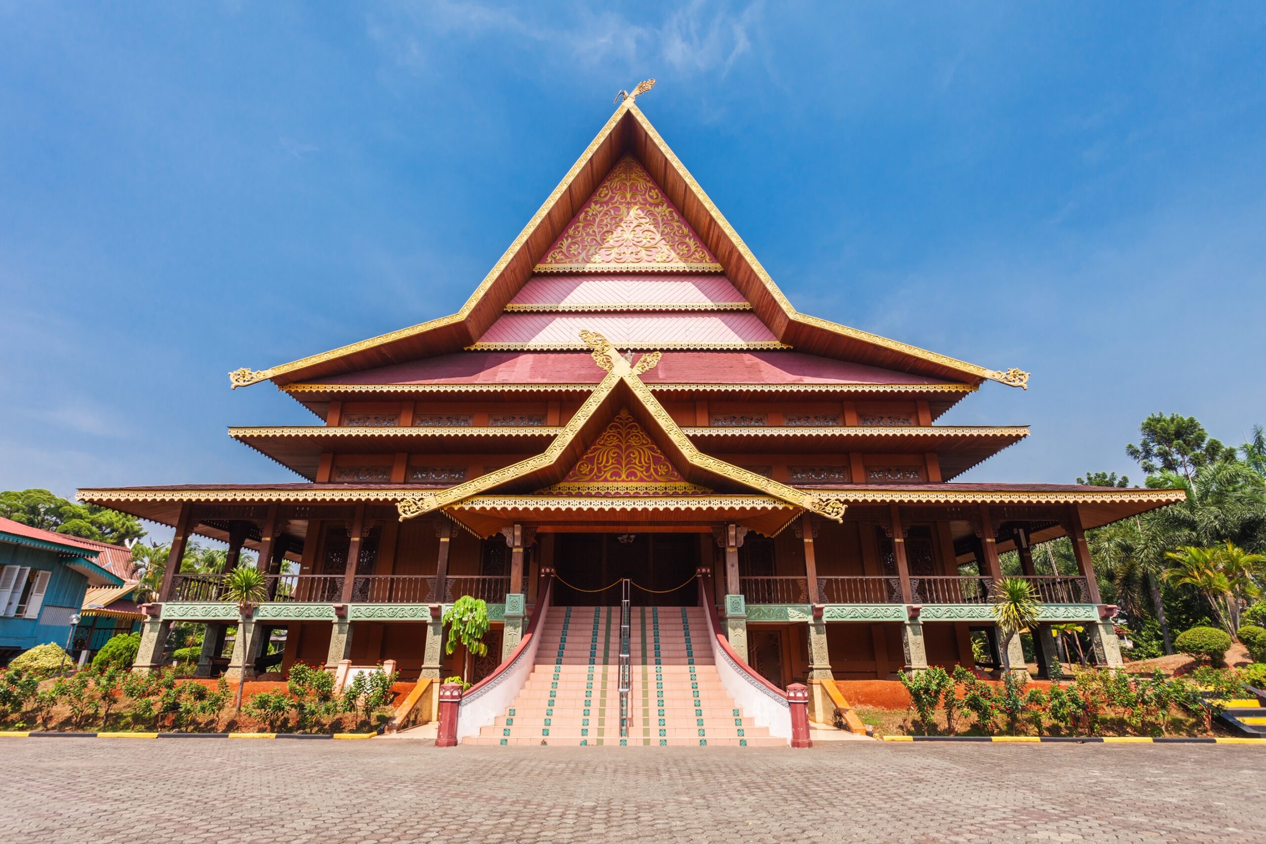 Stunning example of a traditional house with intricate architecture and cultural significance, showcasing the beauty of amazing traditional houses. Featured in the article 'Amazing Traditional Houses: Cultural Heritage in Architecture' on Raided by Tintin.